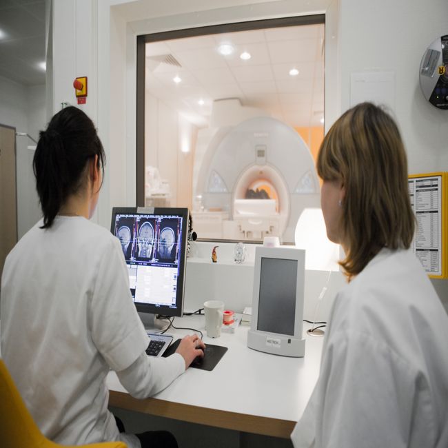 Urine met contrastmiddelen opgevangen in verband met duurzaamheidsproject na CT-scan